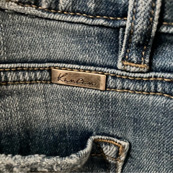 KanCan Estilo distressed button fly blue jeans, rips with animal print 15/31 - Picture 4 of 13